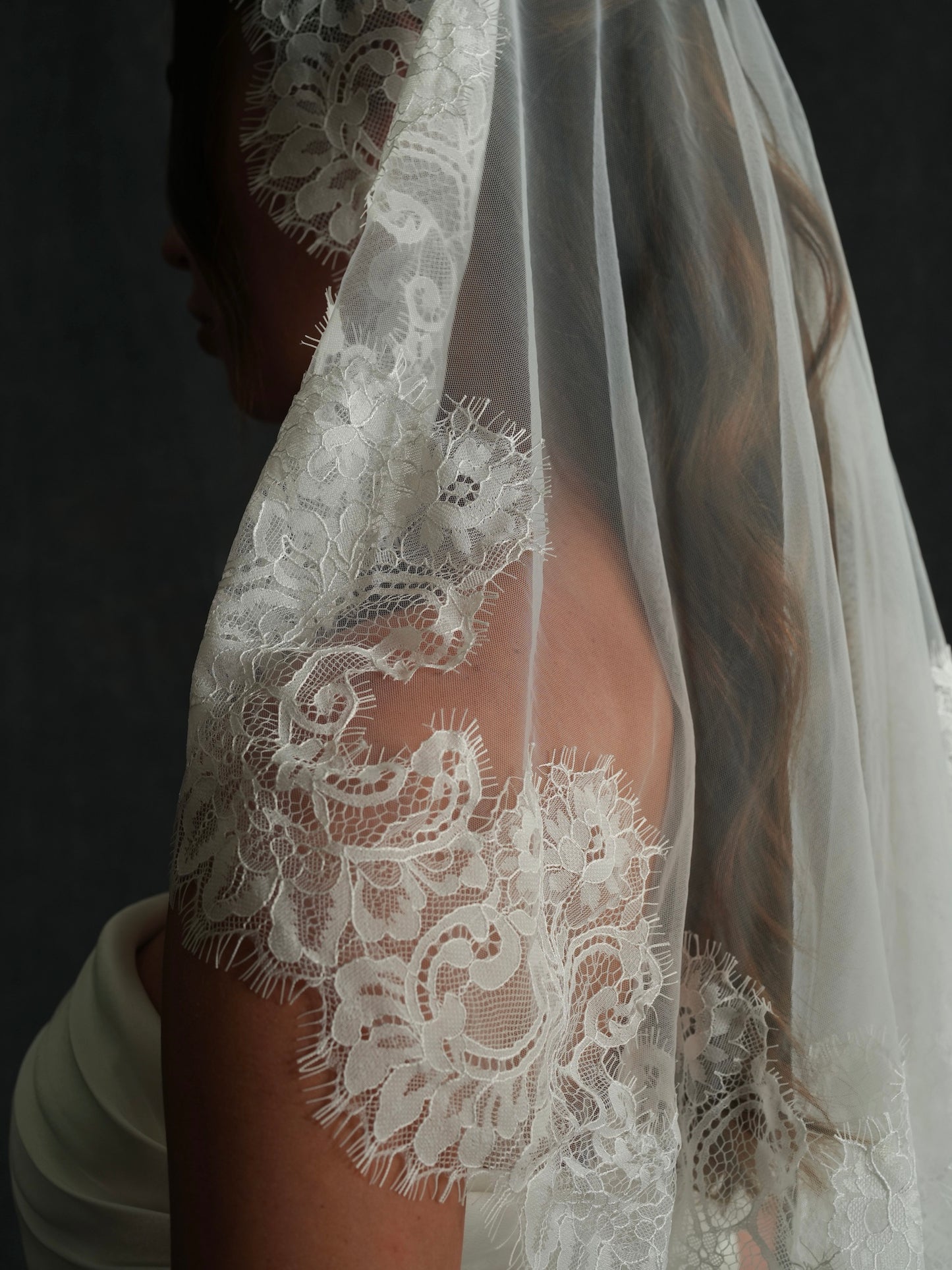MINI MANTILLA SHORT LACE BACHELORETTE VEIL