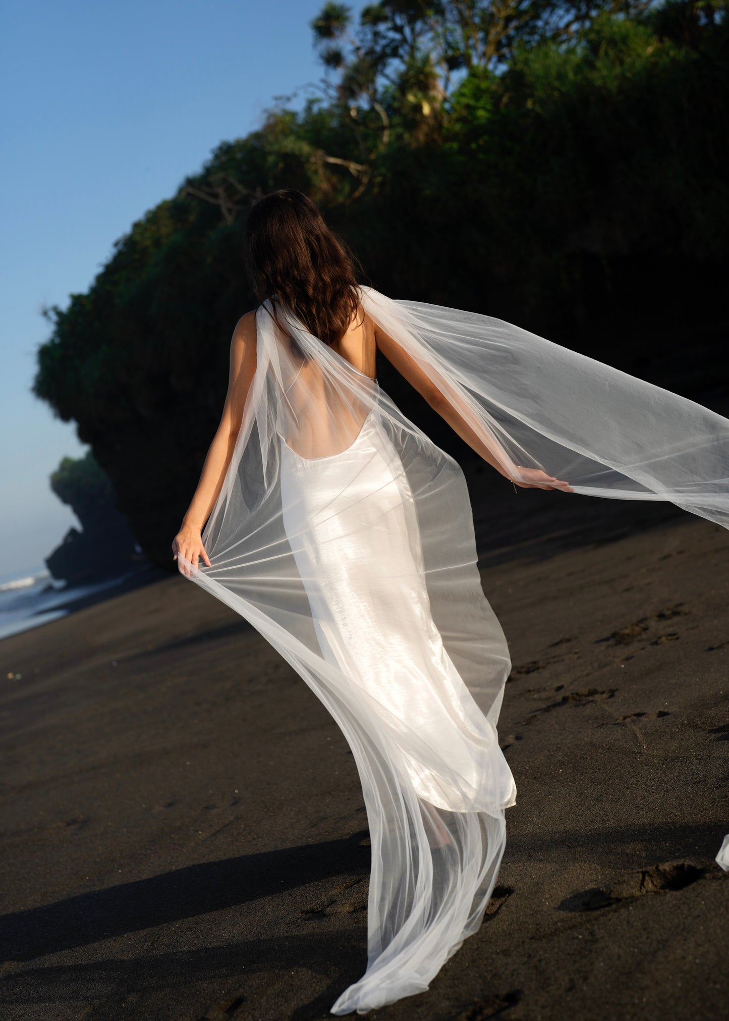 BRIDAL TULLE NECK SCARF