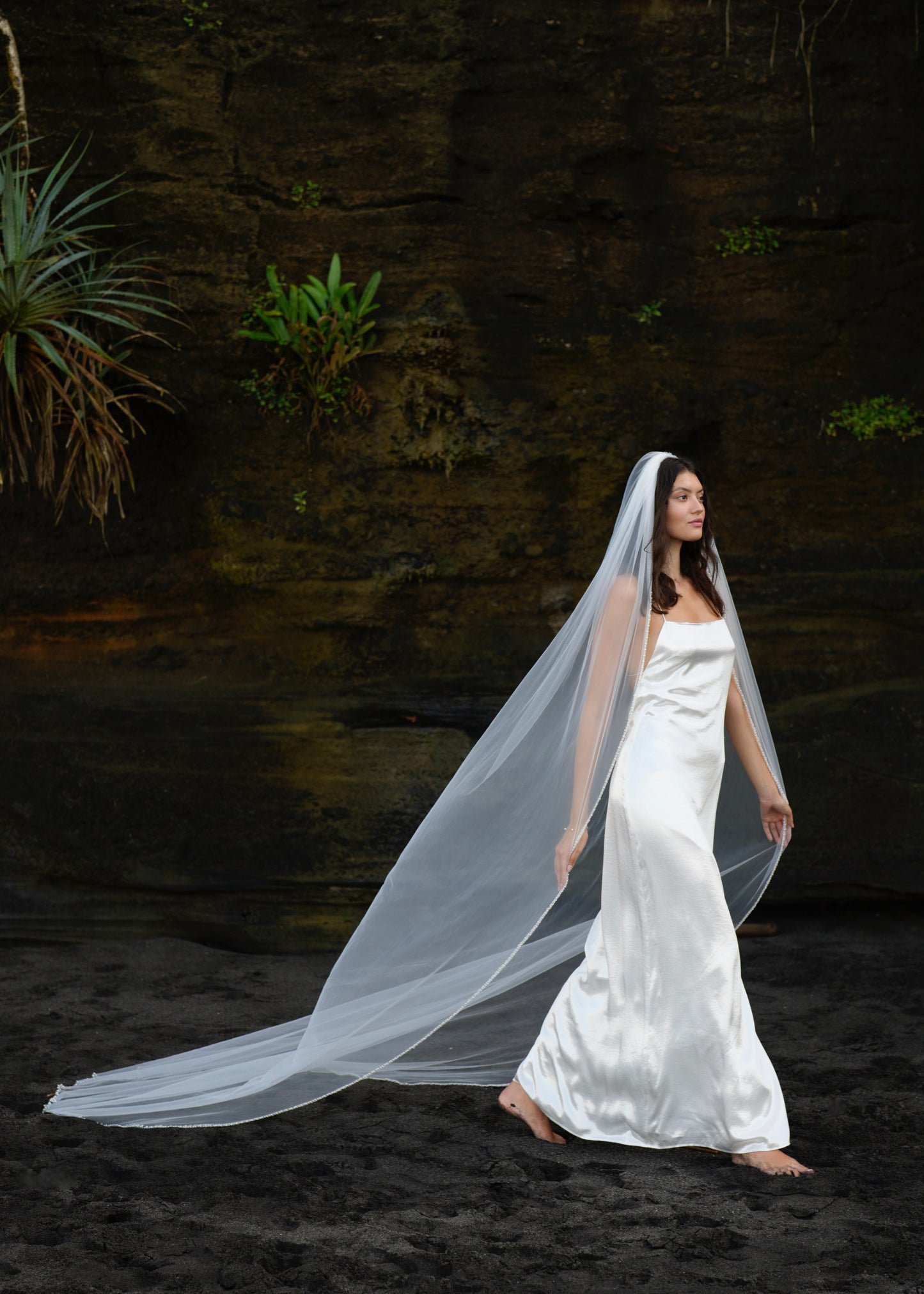 FOR KIMBERLY PEARL BEADED EDGE VEIL, SINGLE TIER, CATHEDRAL LENGTH