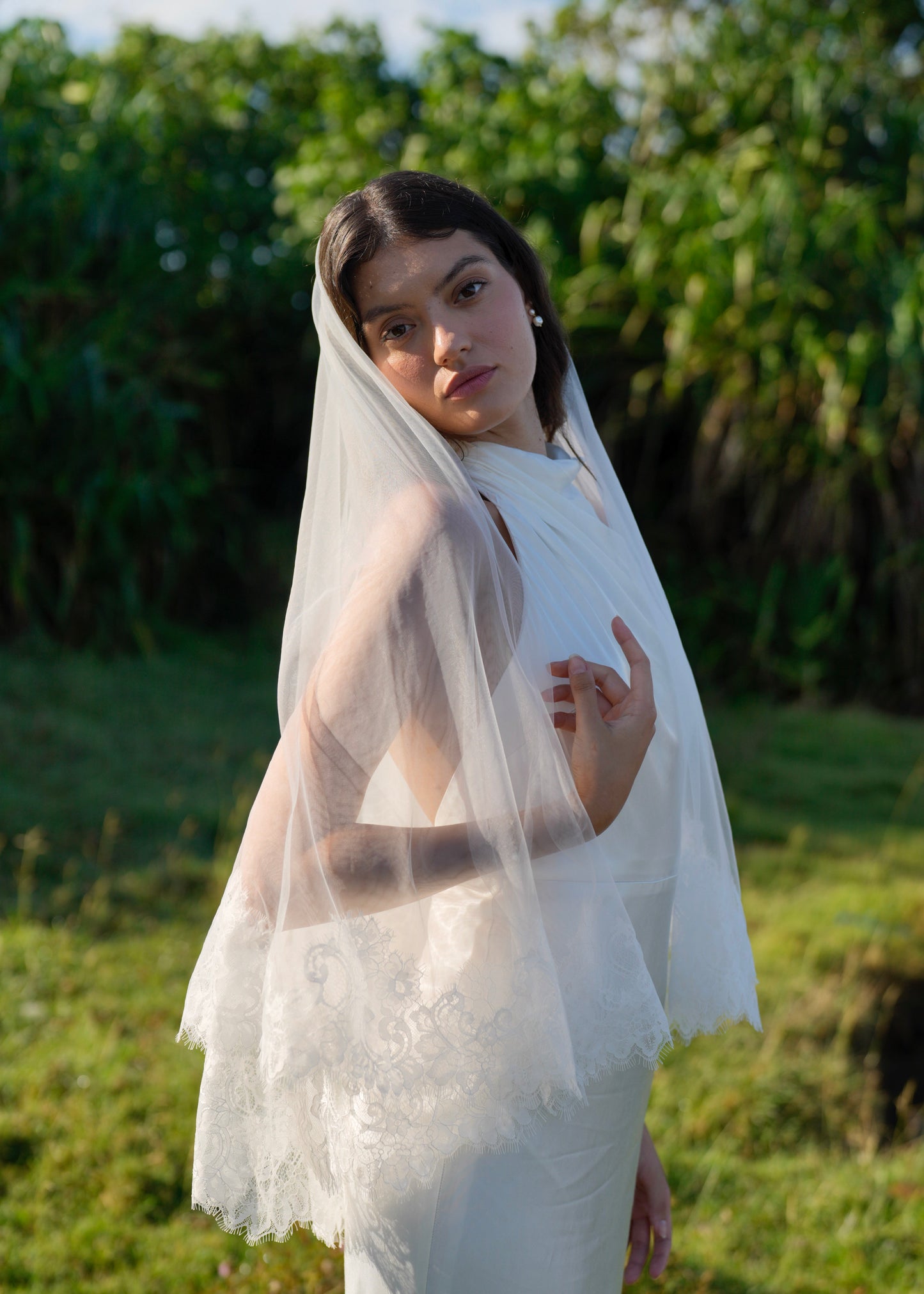 SHORT LACE VEIL, TWO TIER, FINGERTIP LENGTH