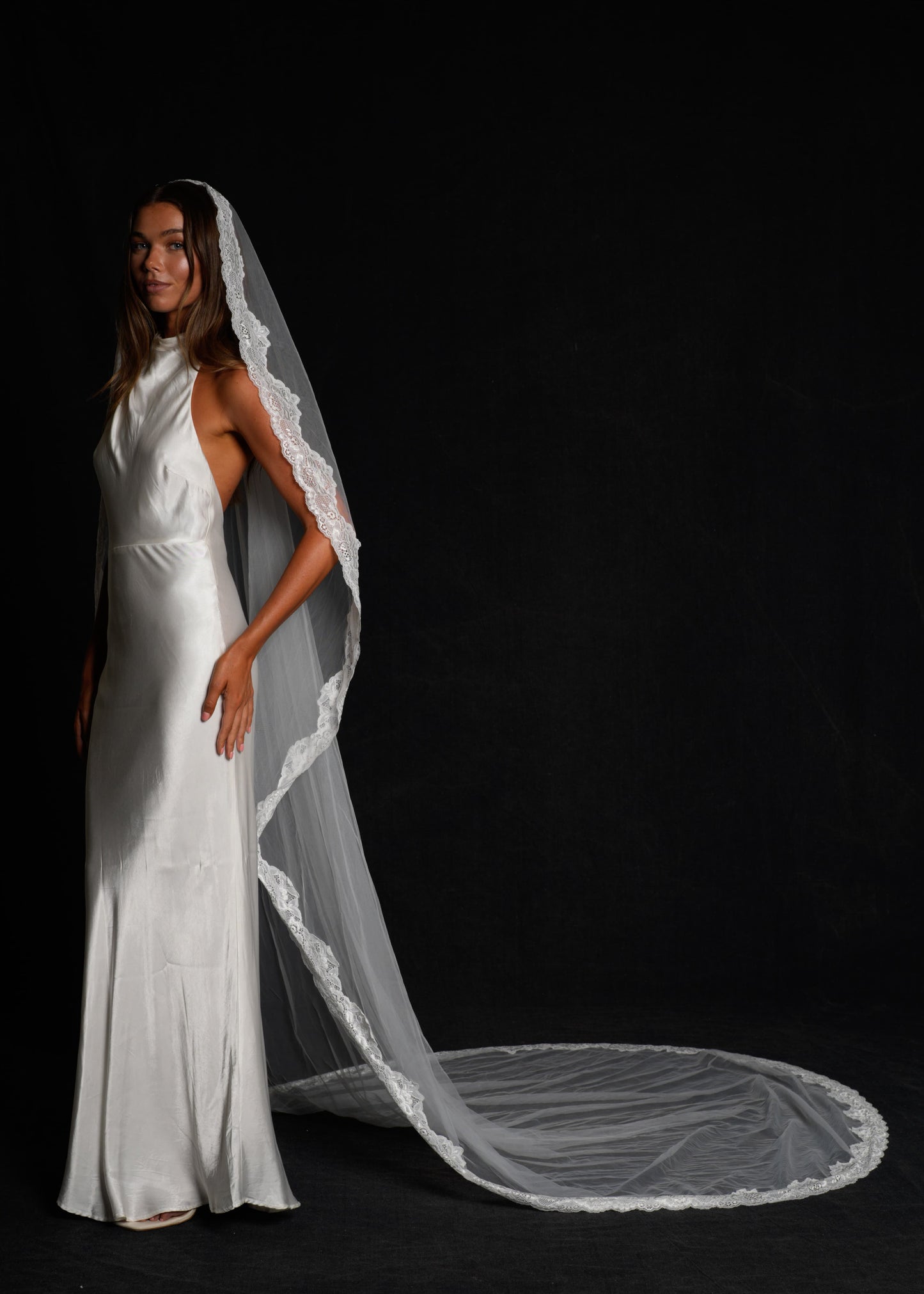 MANTILLA LACE VEIL, SINGLE TIER, CATHEDRAL LENGTH