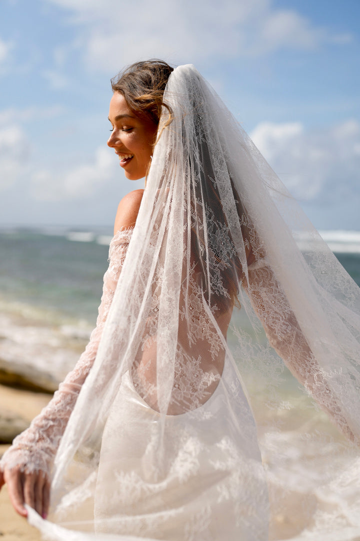 Chantilly All Over Lace Veil, Single Tier, Cathedral Length