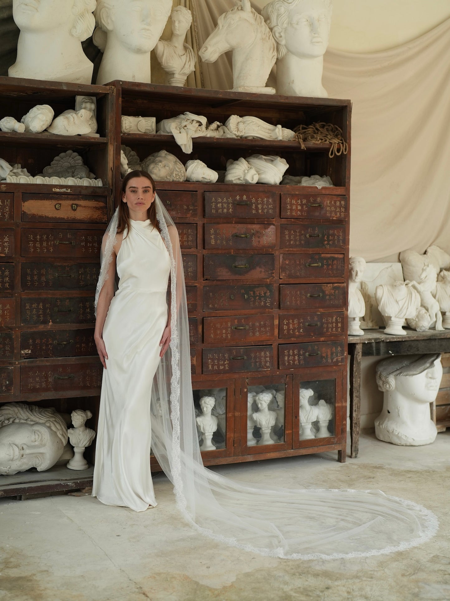 CHANTILLY LACE VEIL, SINGLE TIER, CATHEDRAL LENGTH