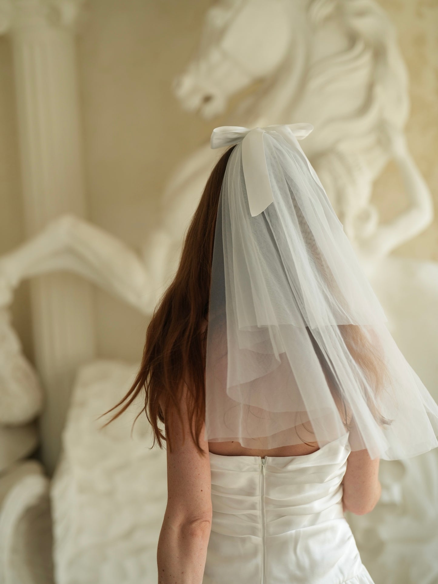 MINI BOW SHORT TWO TIER BACHELORETTE VEIL