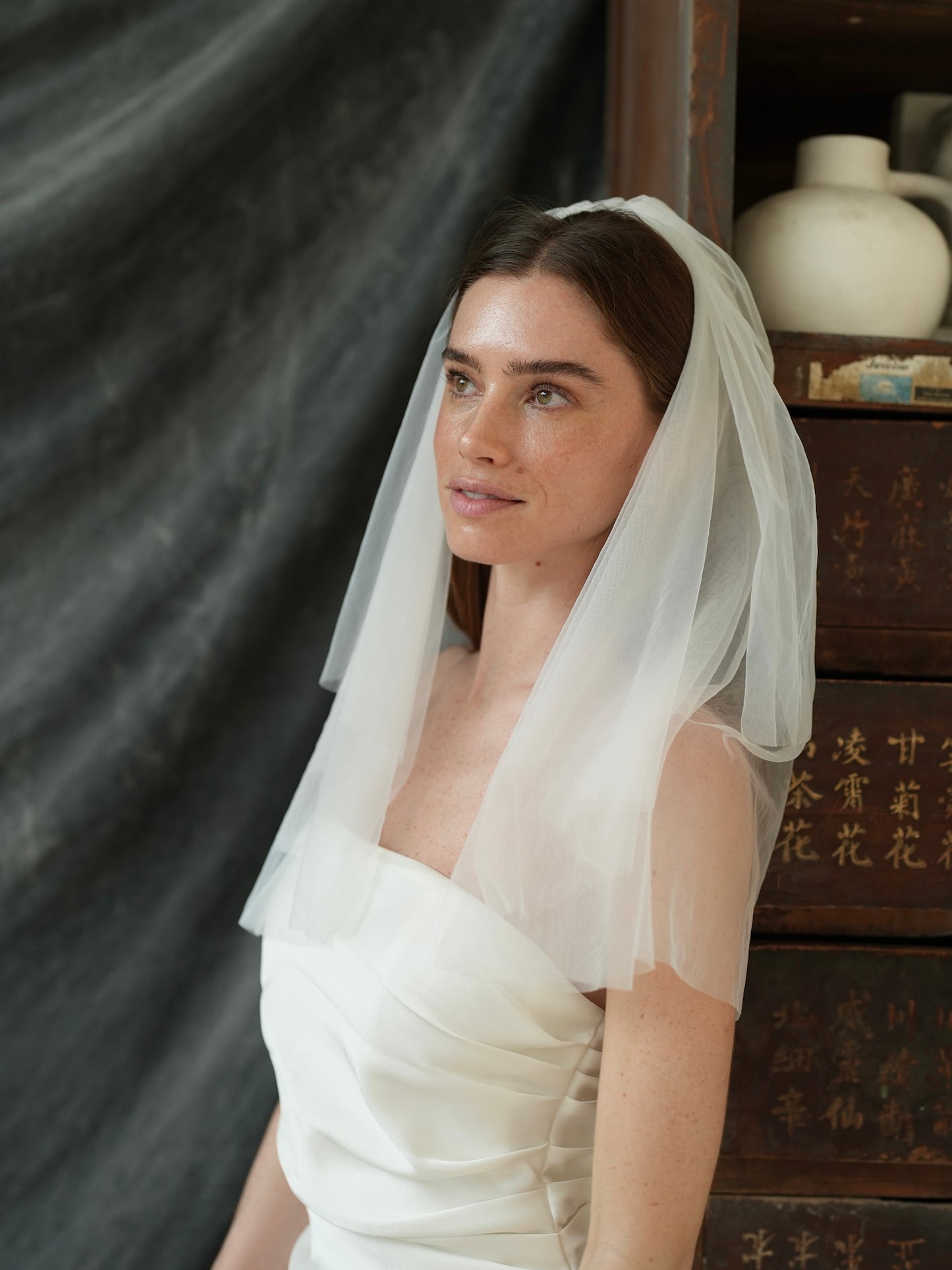 MINI SIMPLE PLAIN SHORT TWO TIER BACHELORETTE VEIL