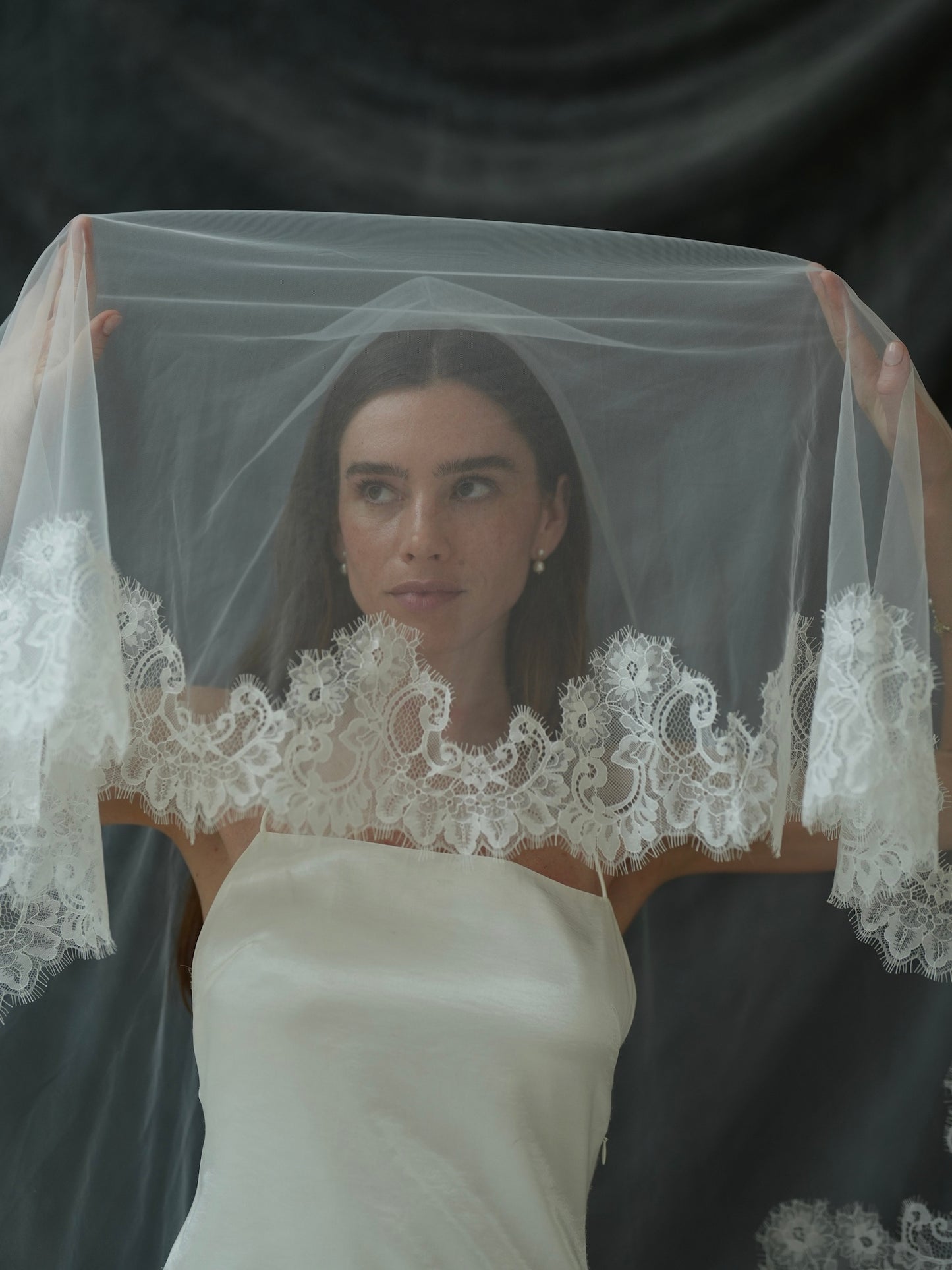 SHORT LACE VEIL, TWO TIER, FINGERTIP LENGTH