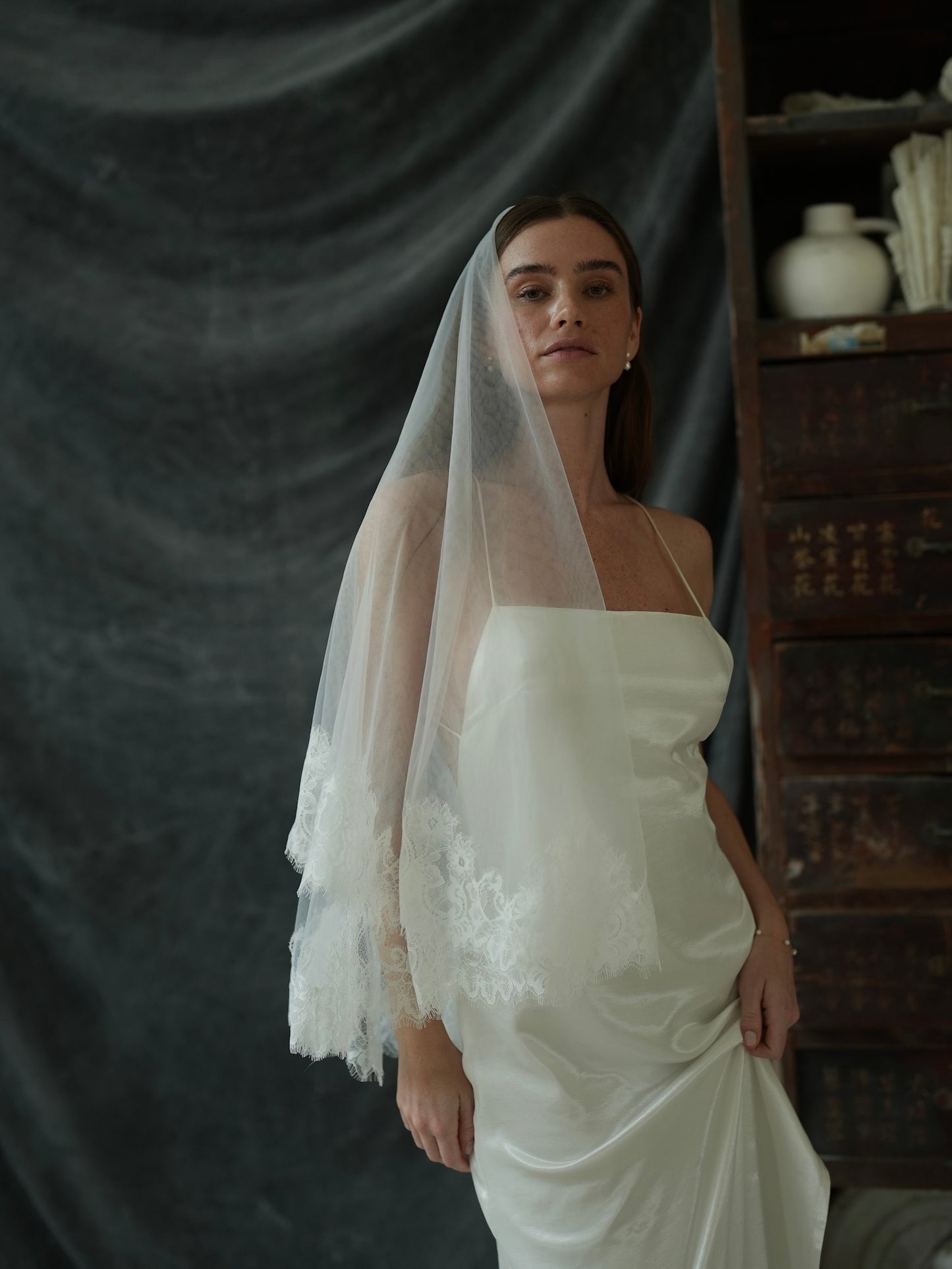 SHORT LACE VEIL, TWO TIER, FINGERTIP LENGTH