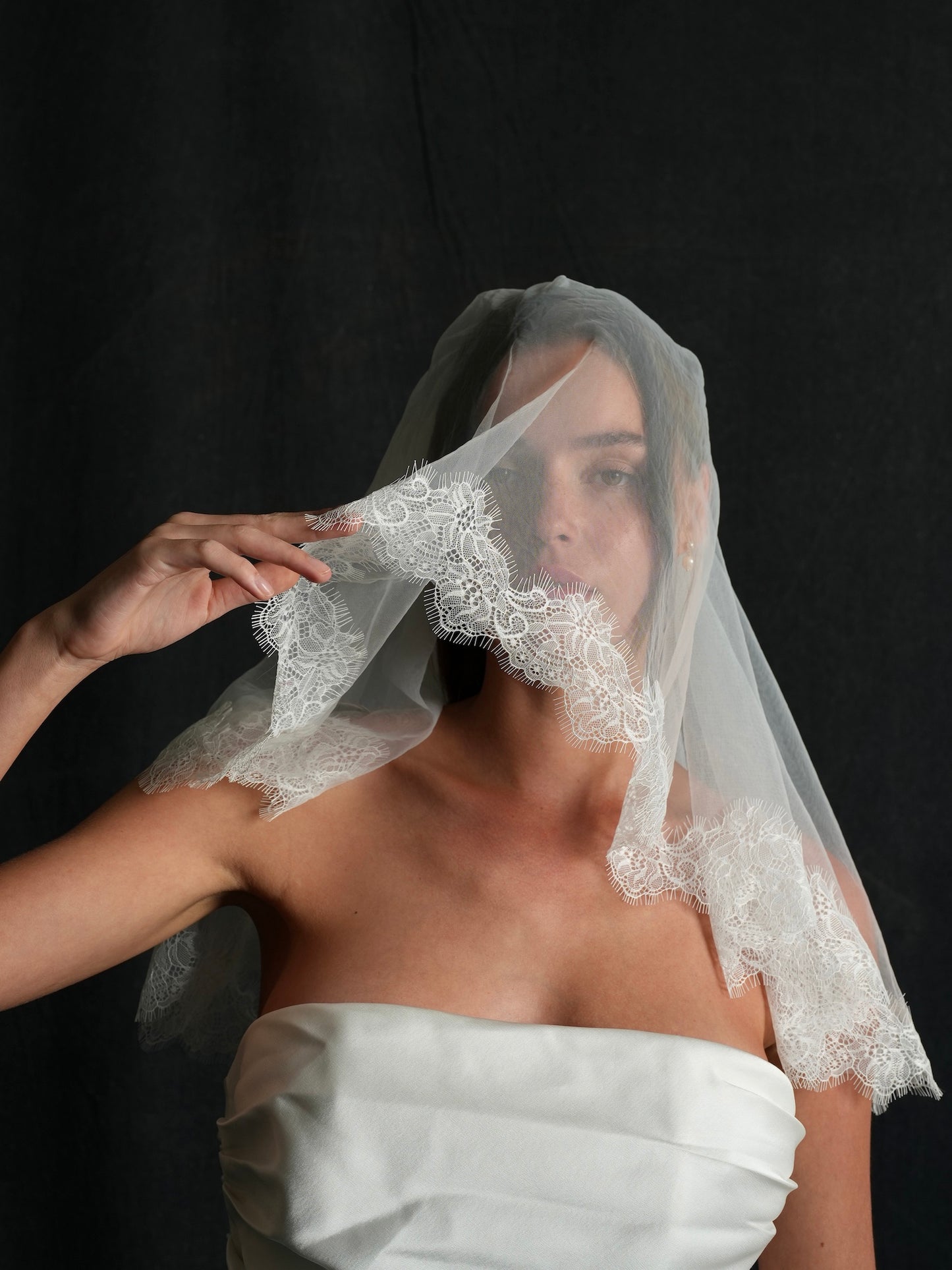 MINI CHANTILLY LACE SHORT TWO TIER BACHELORETTE VEIL