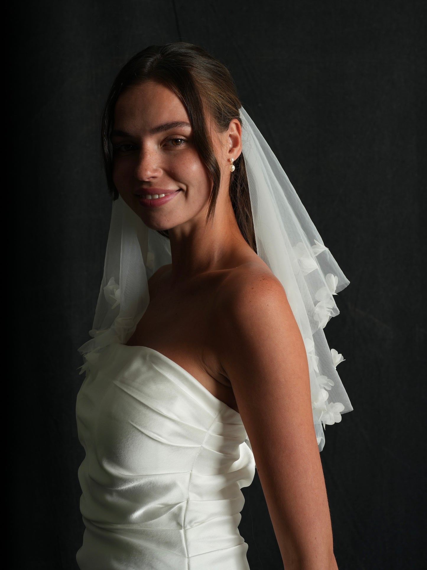 MINI 3D FLOWER SHORT TWO TIER BACHELORETTE VEIL