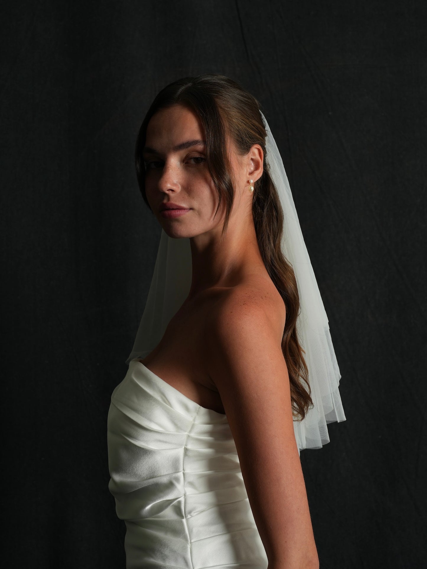 MINI SIMPLE PLAIN SHORT TWO TIER BACHELORETTE VEIL