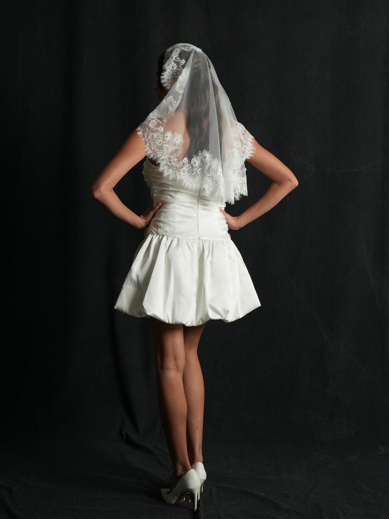 Mini Mantilla Short Lace Bachelorette Veil – Calily Bridal