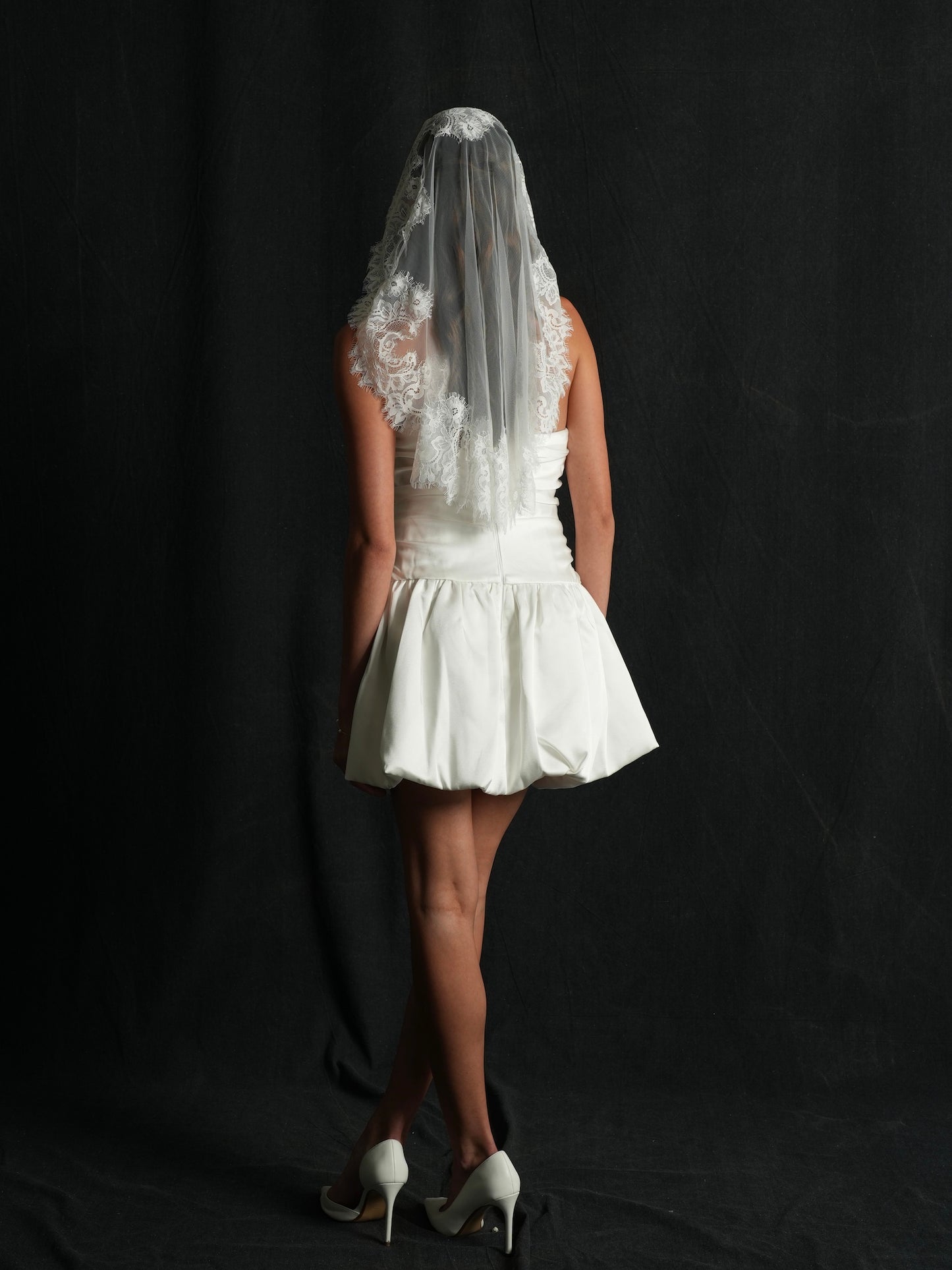 MINI MANTILLA SHORT LACE BACHELORETTE VEIL