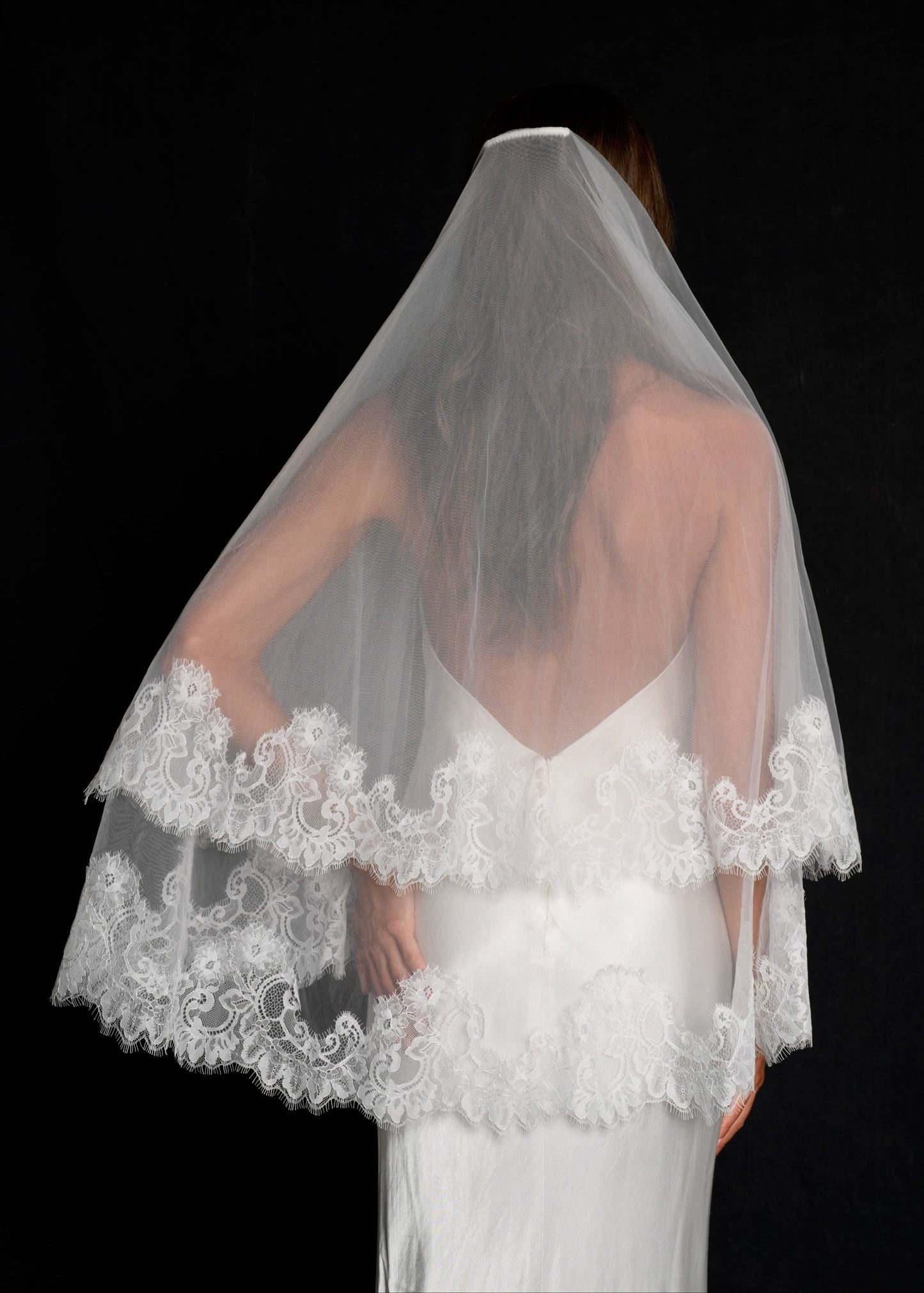 SHORT LACE VEIL, TWO TIER, FINGERTIP LENGTH