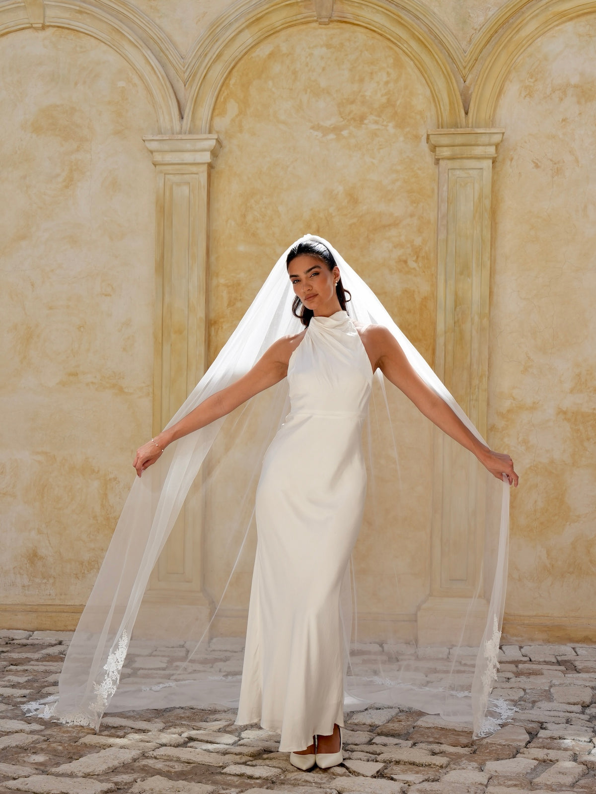 Scalloped Floral Lace Edge Veil, Single Tier, Cathedral Length