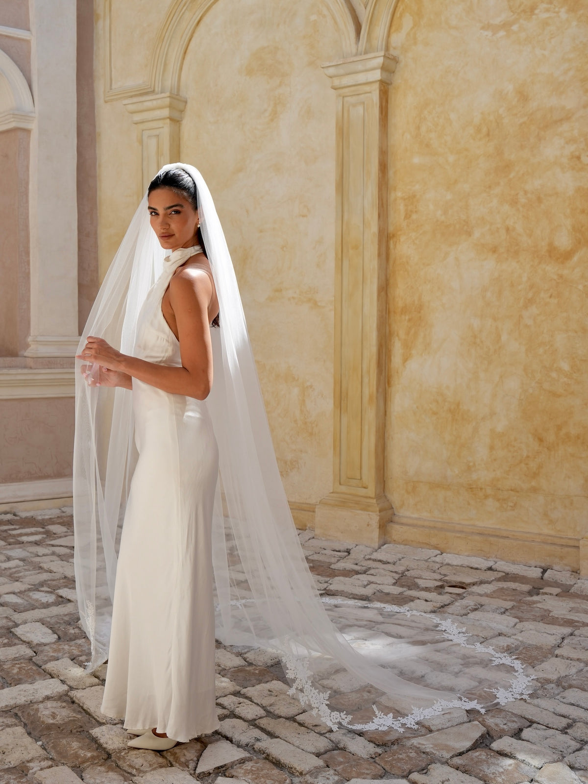 Scalloped Floral Lace Edge Veil, Single Tier, Cathedral Length