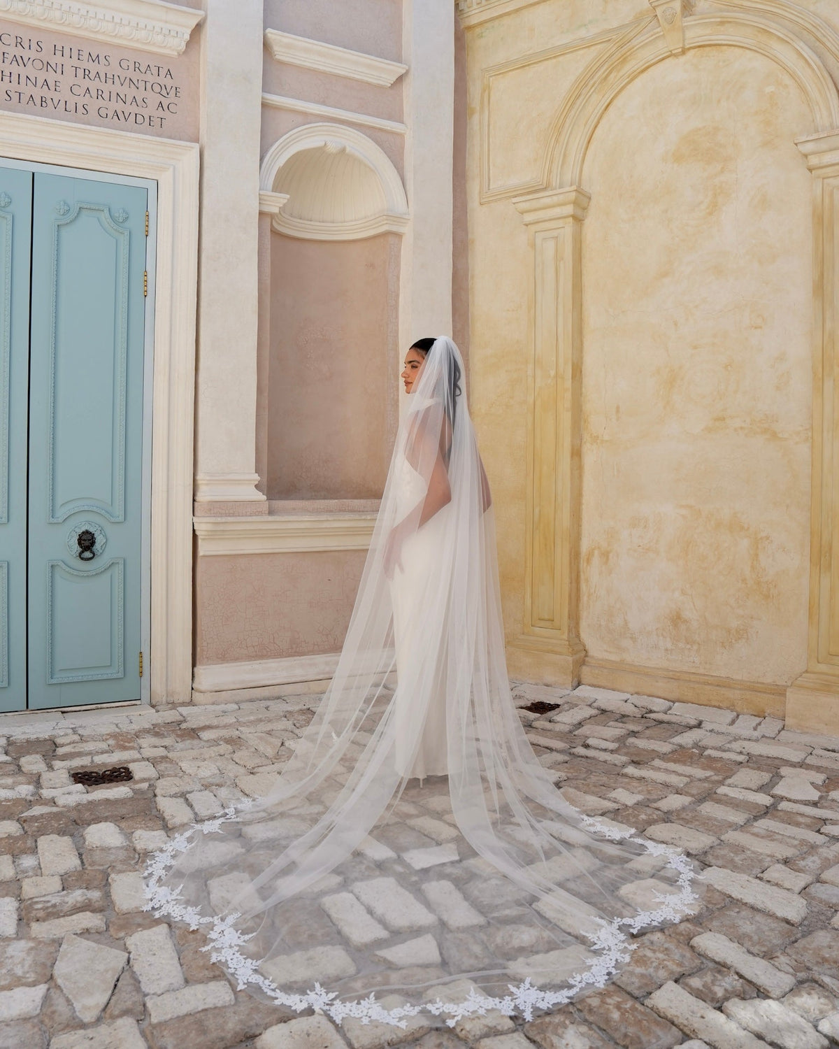 Scalloped Floral Lace Edge Veil, Single Tier, Cathedral Length