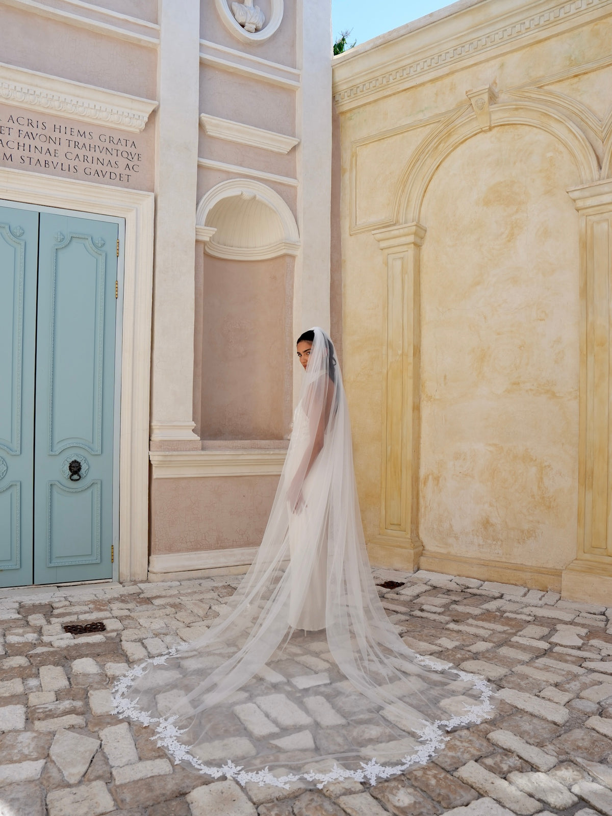Scalloped Floral Lace Edge Veil, Single Tier, Cathedral Length