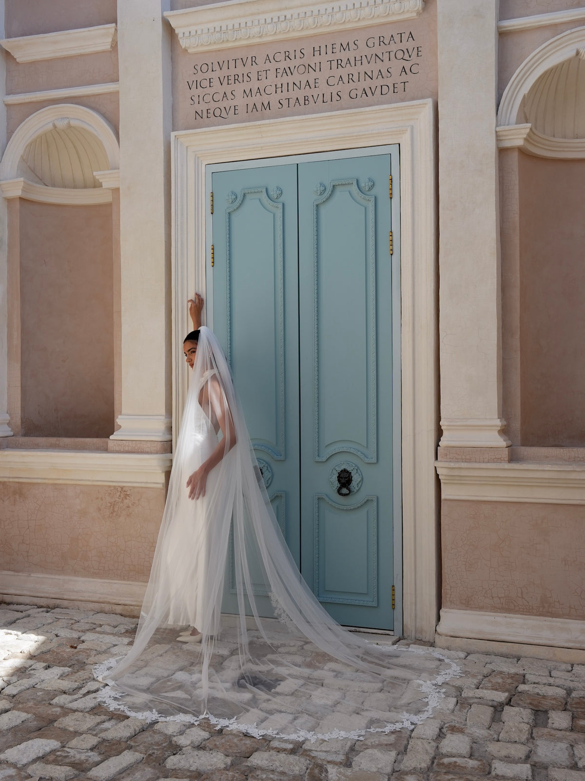 Scalloped Floral Lace Edge Veil, Single Tier, Cathedral Length