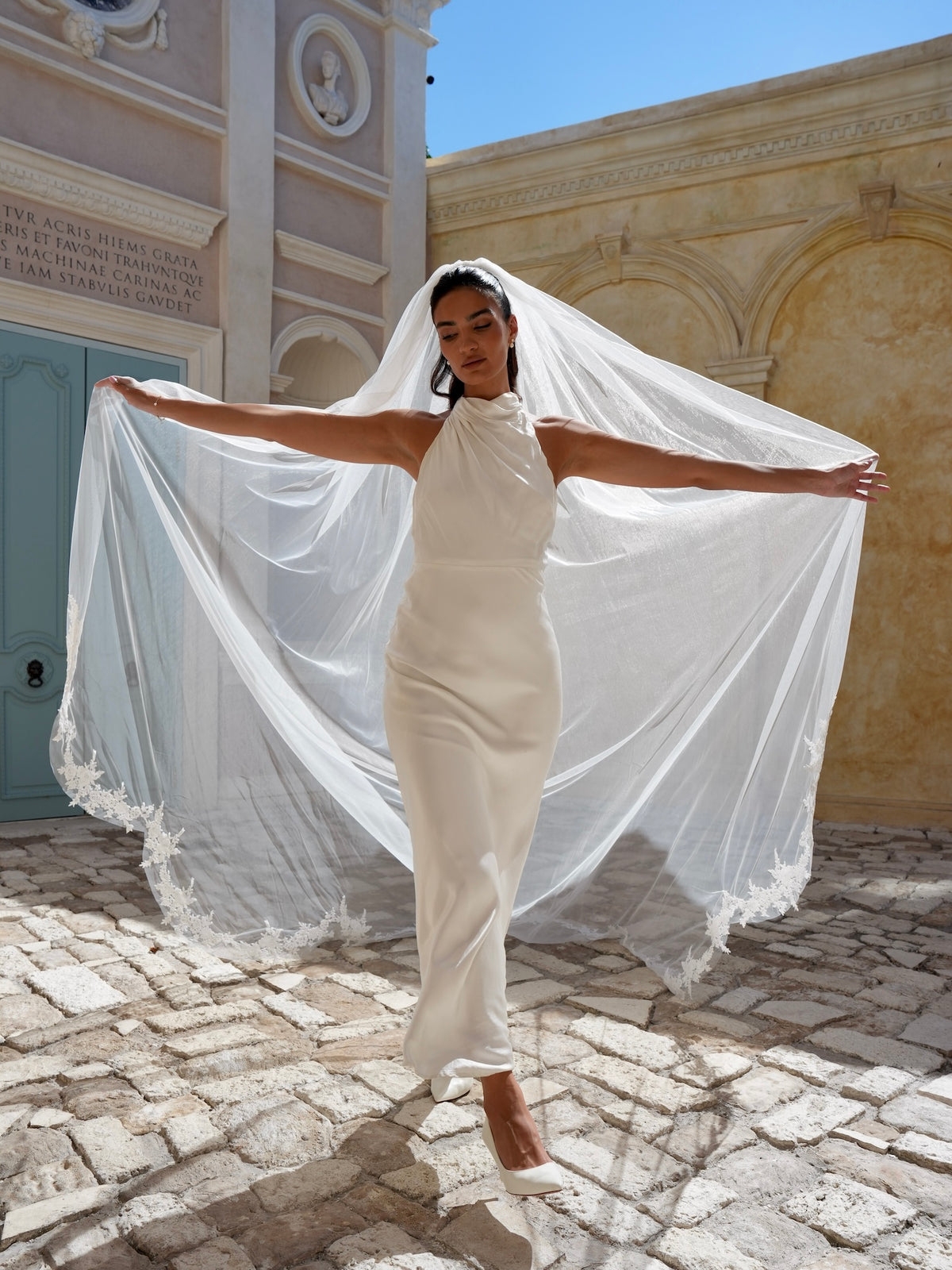Scalloped Floral Lace Edge Veil, Single Tier, Cathedral Length