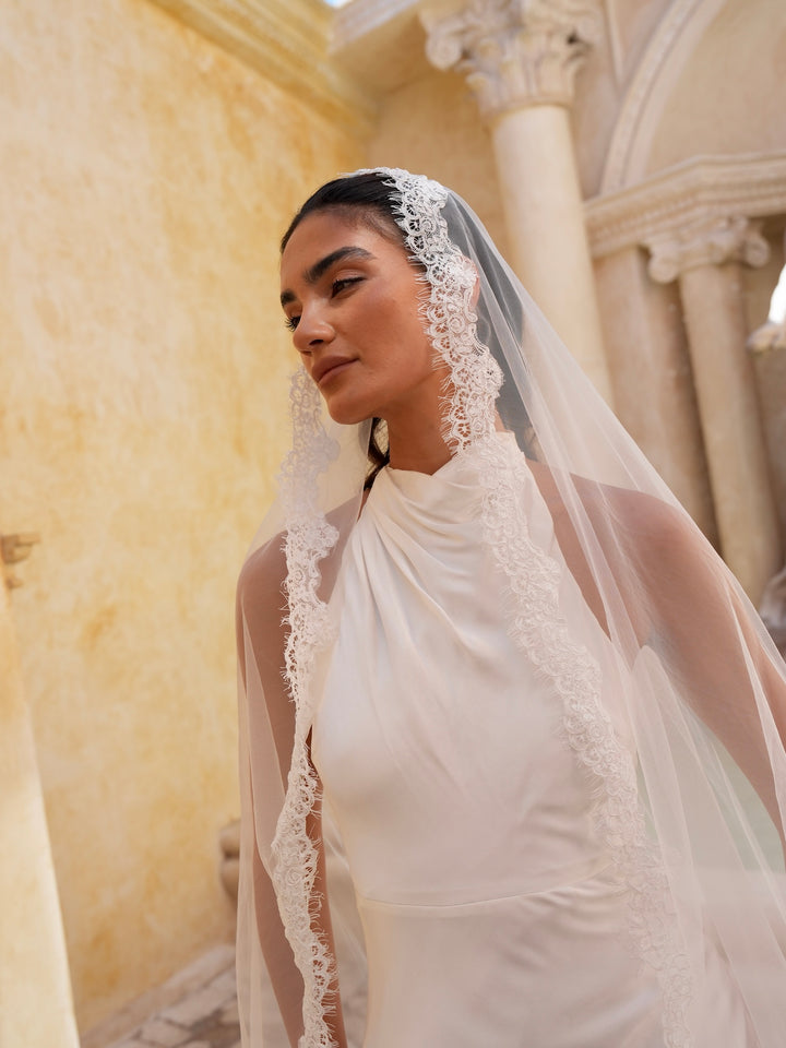 Alencon Lace Mantilla Veil, Single Tier, Cathedral Length