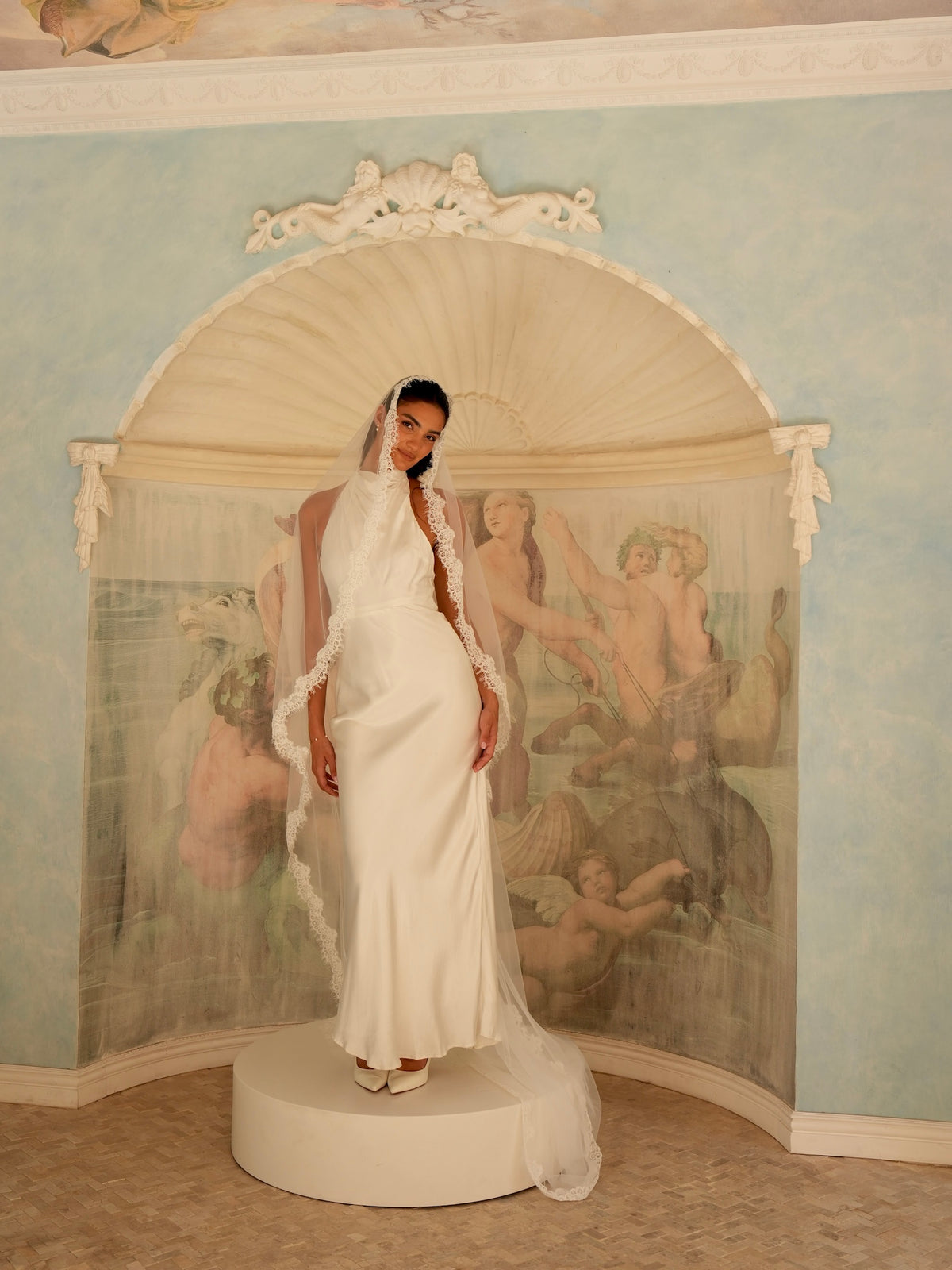 Alencon Lace Mantilla Veil, Single Tier, Cathedral Length