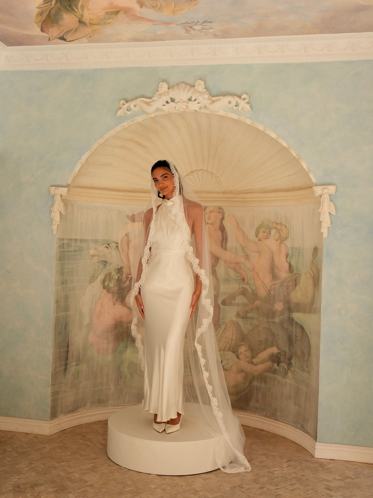 Alencon Lace Mantilla Veil, Single Tier, Cathedral Length