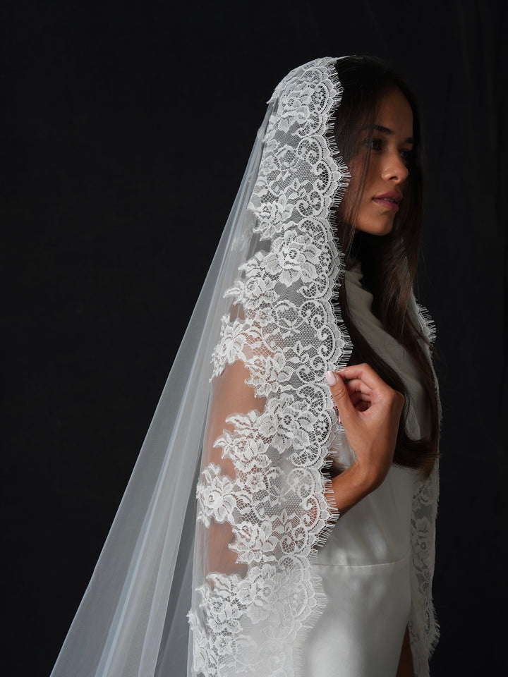 Royal Mantilla Lace Veil, Single Tier, Cathedral Length