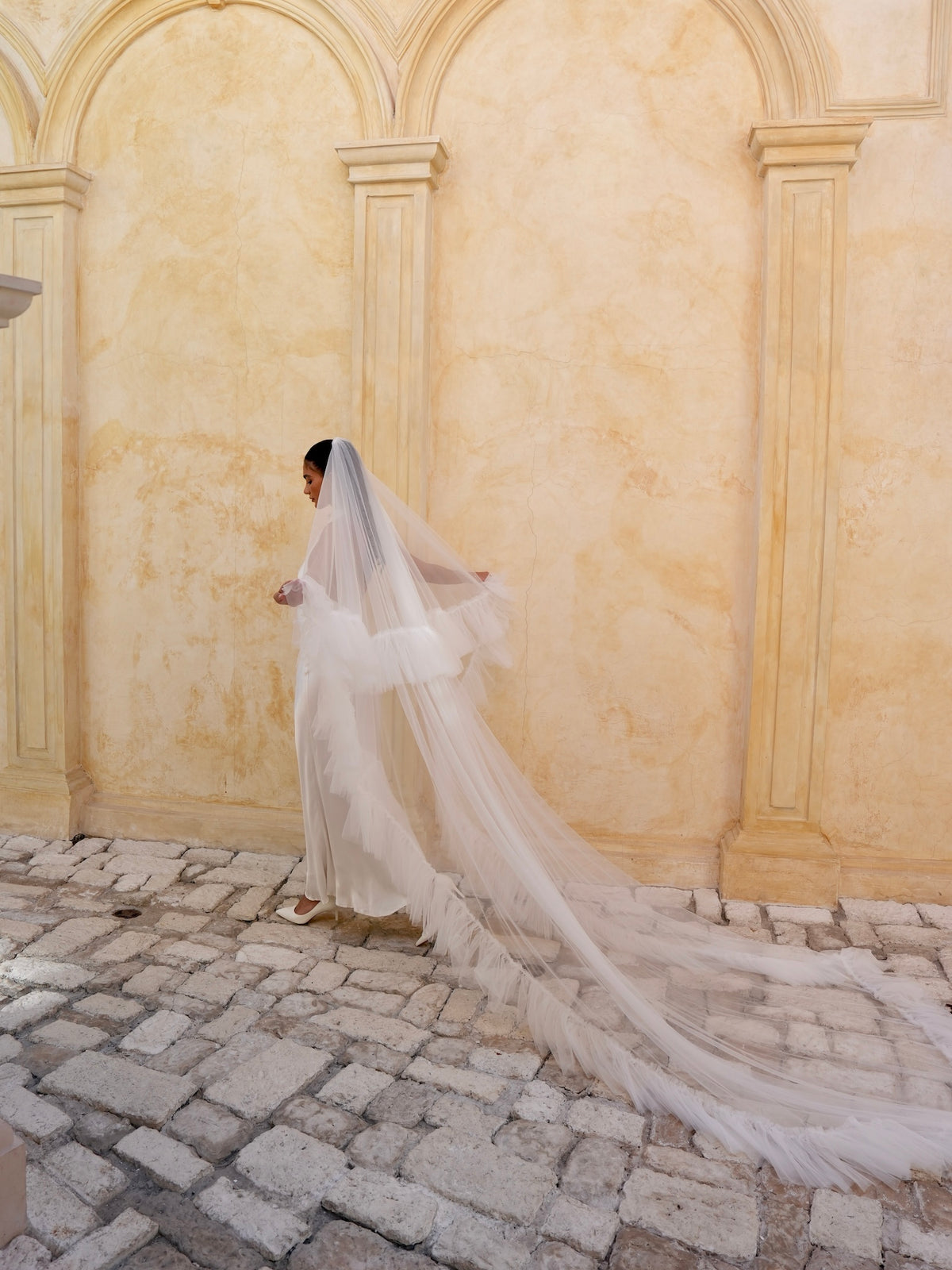 Ruffle Edge Veil, Two Tier, Cathedral Length