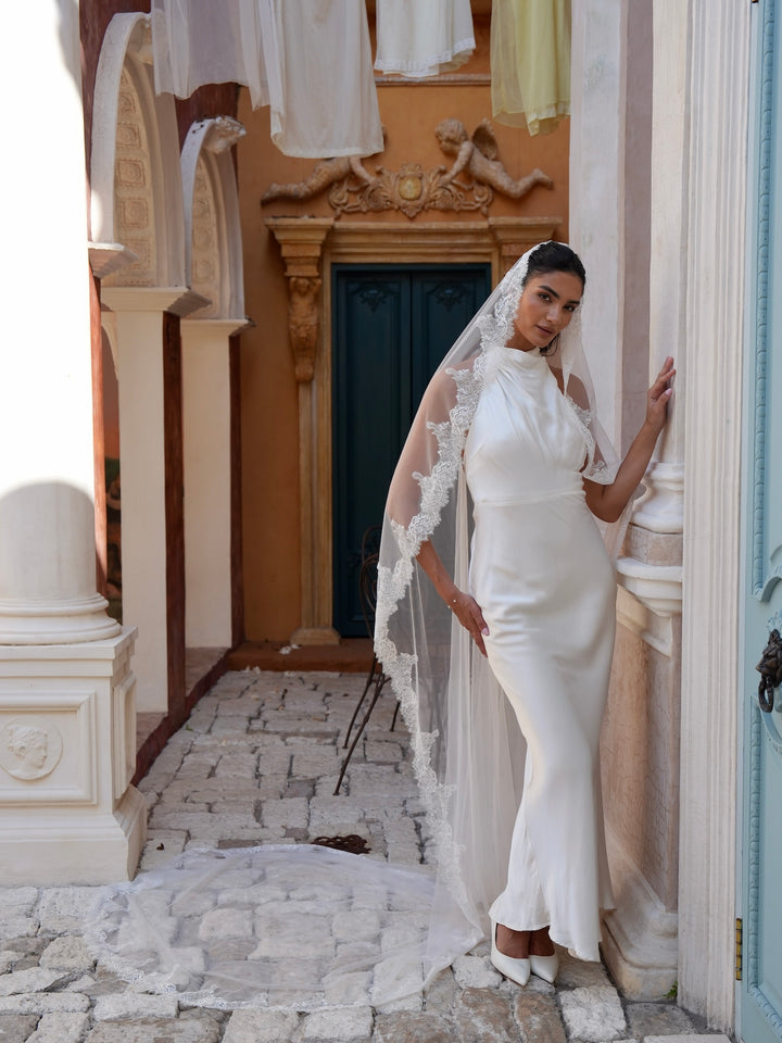 Chantilly Mantilla Lace Veil, Single Tier, Cathedral Length