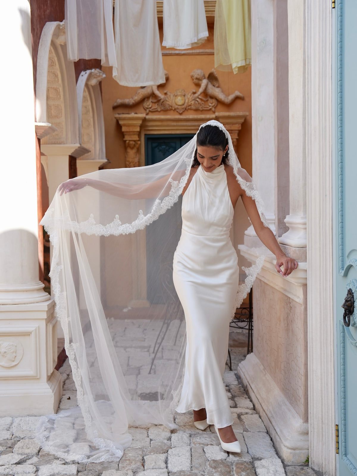 Chantilly Mantilla Lace Veil, Single Tier, Cathedral Length