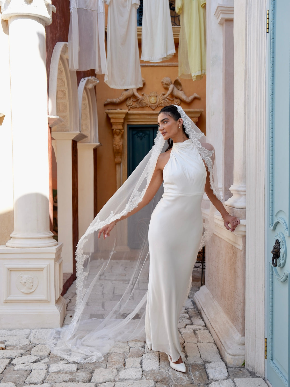 Chantilly Mantilla Lace Veil, Single Tier, Cathedral Length
