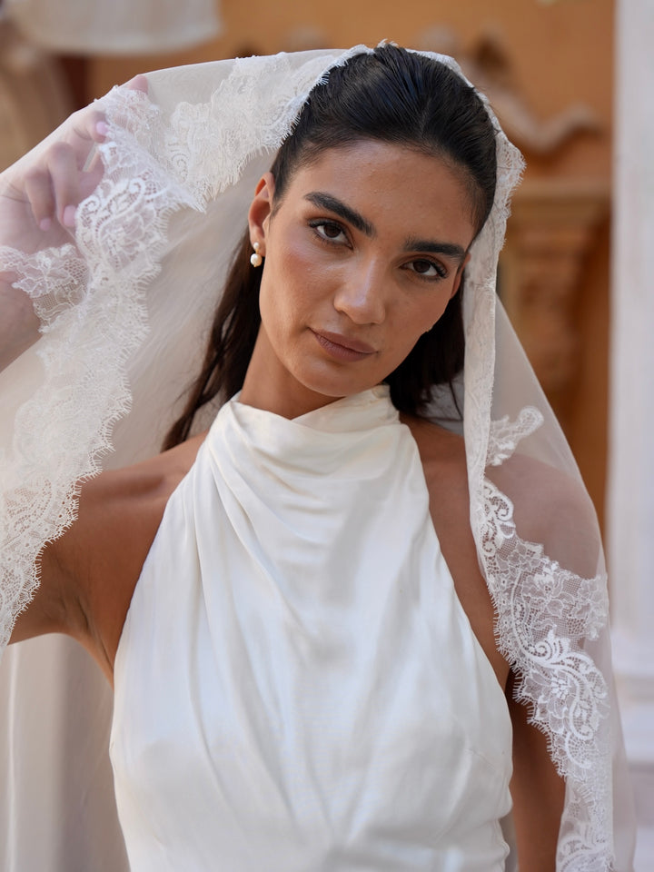 Chantilly Mantilla Lace Veil, Single Tier, Cathedral Length