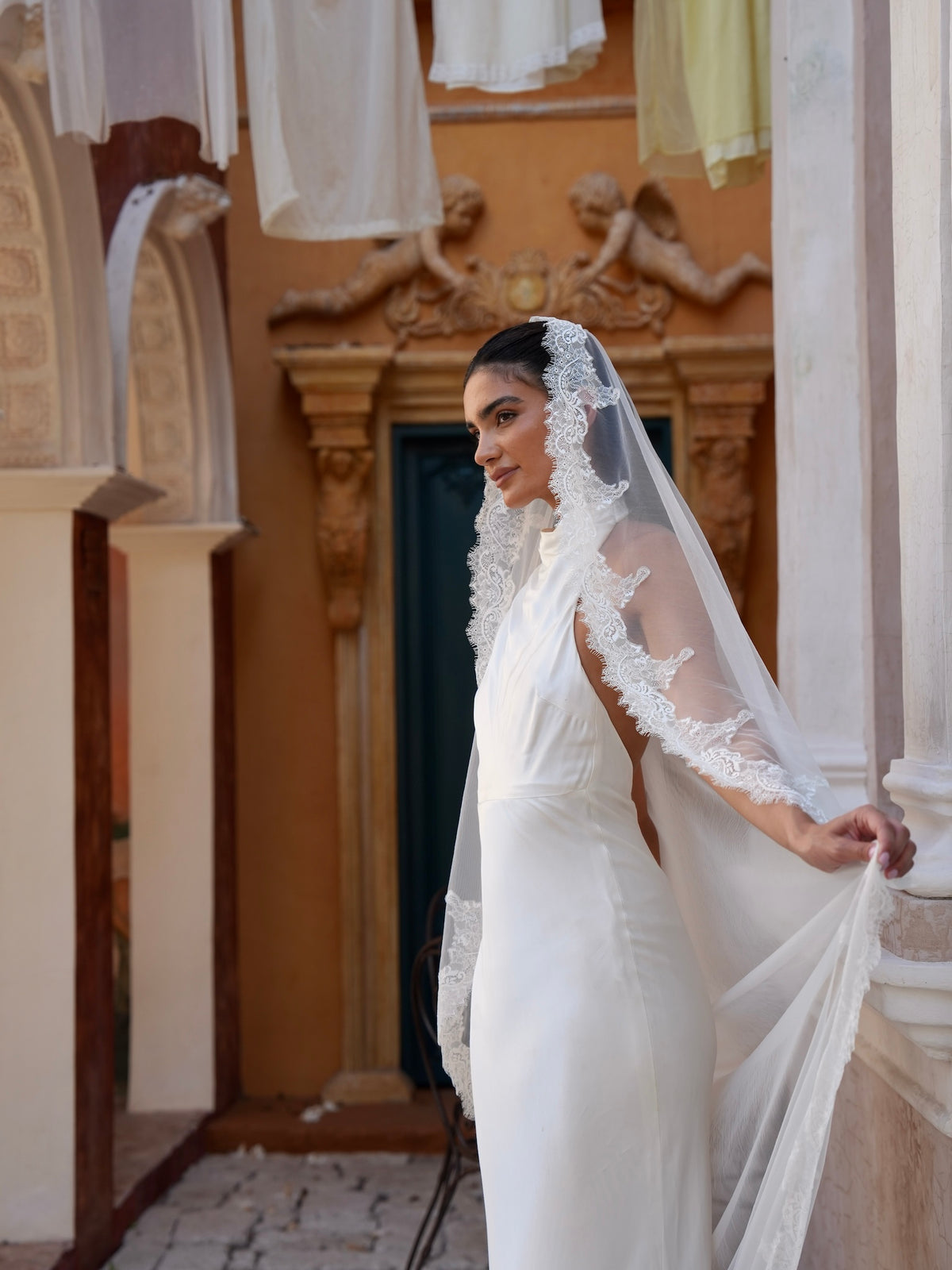 Chantilly Mantilla Lace Veil, Single Tier, Cathedral Length