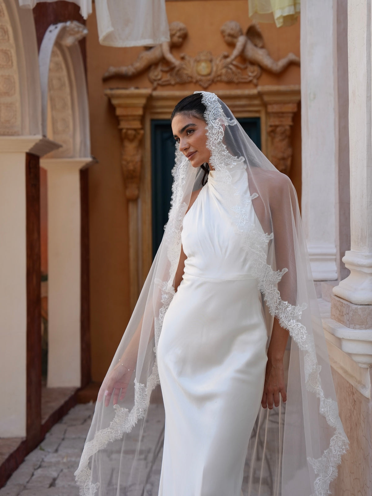 Chantilly Mantilla Lace Veil, Single Tier, Cathedral Length