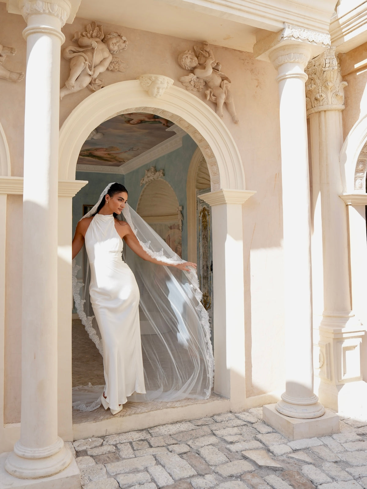 Chantilly Mantilla Lace Veil, Single Tier, Cathedral Length