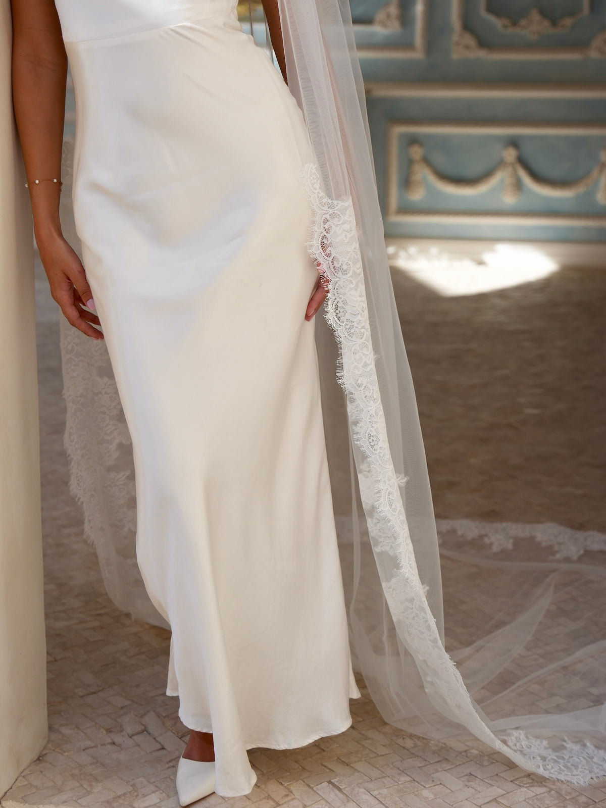 Partial Royal Lace Veil, Single Tier, Cathedral Length
