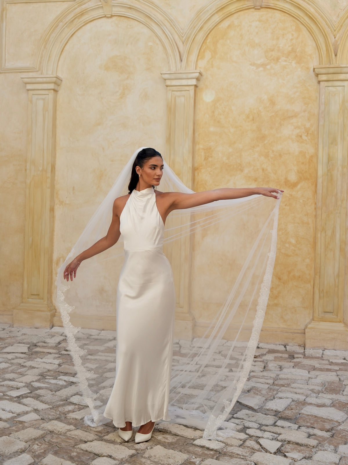 Partial Chantilly Lace Veil, Single Tier, Cathedral Length