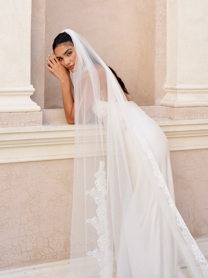 Partial Chantilly Lace Veil, Single Tier, Cathedral Length