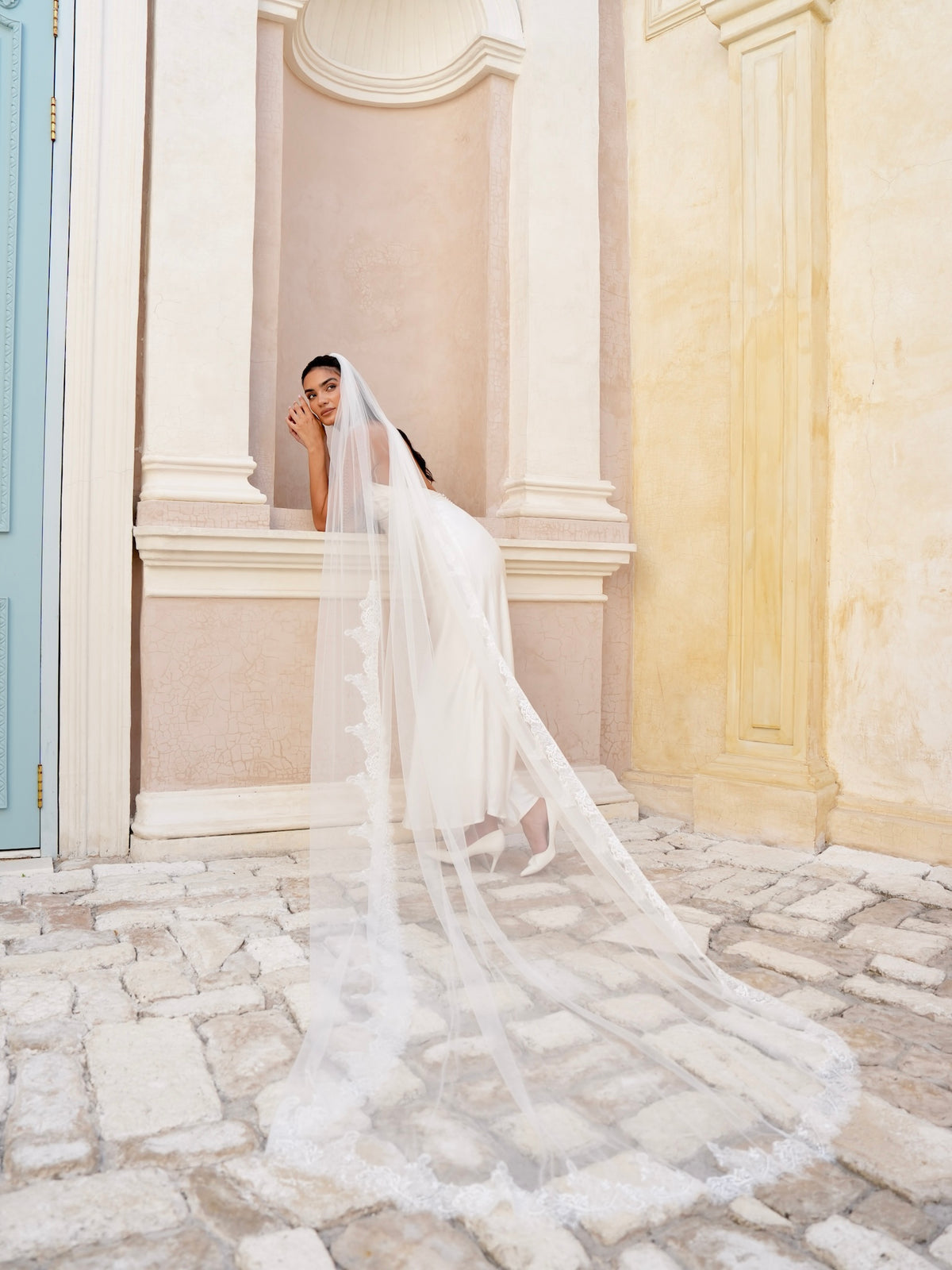 Partial Chantilly Lace Veil, Single Tier, Cathedral Length