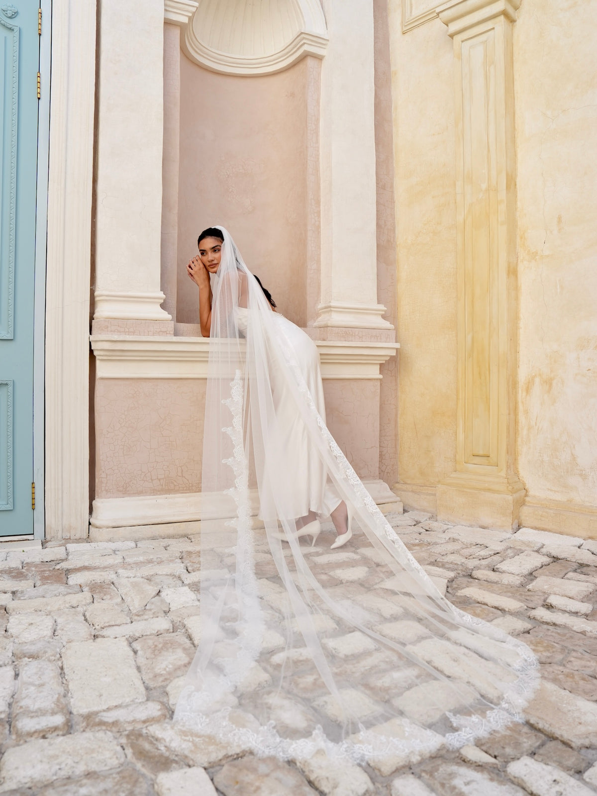 Partial Chantilly Lace Veil, Single Tier, Cathedral Length