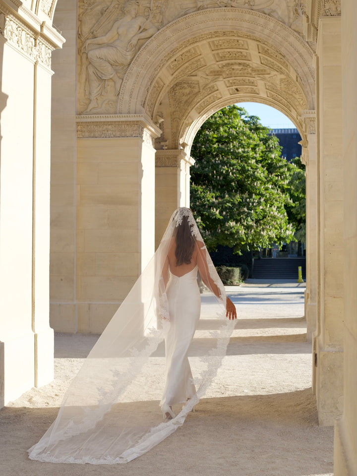 Royal Mantilla Lace Veil, Single Tier, Cathedral Length