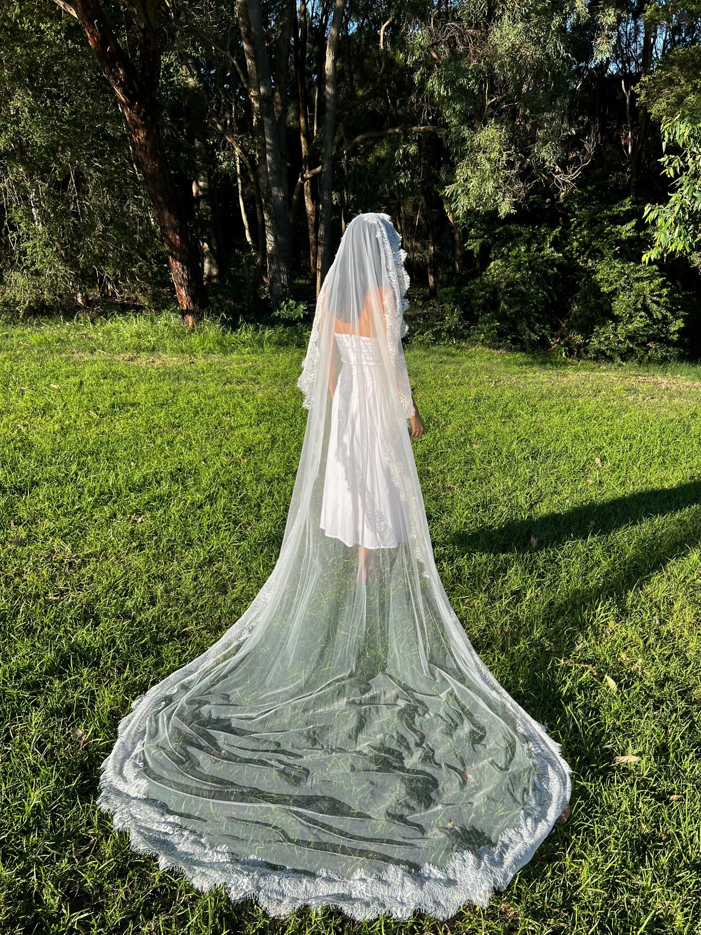MANTILLA FRENCH CHANTILLY LACE VEIL, SINGLE TIER, CATHEDRAL LENGTH