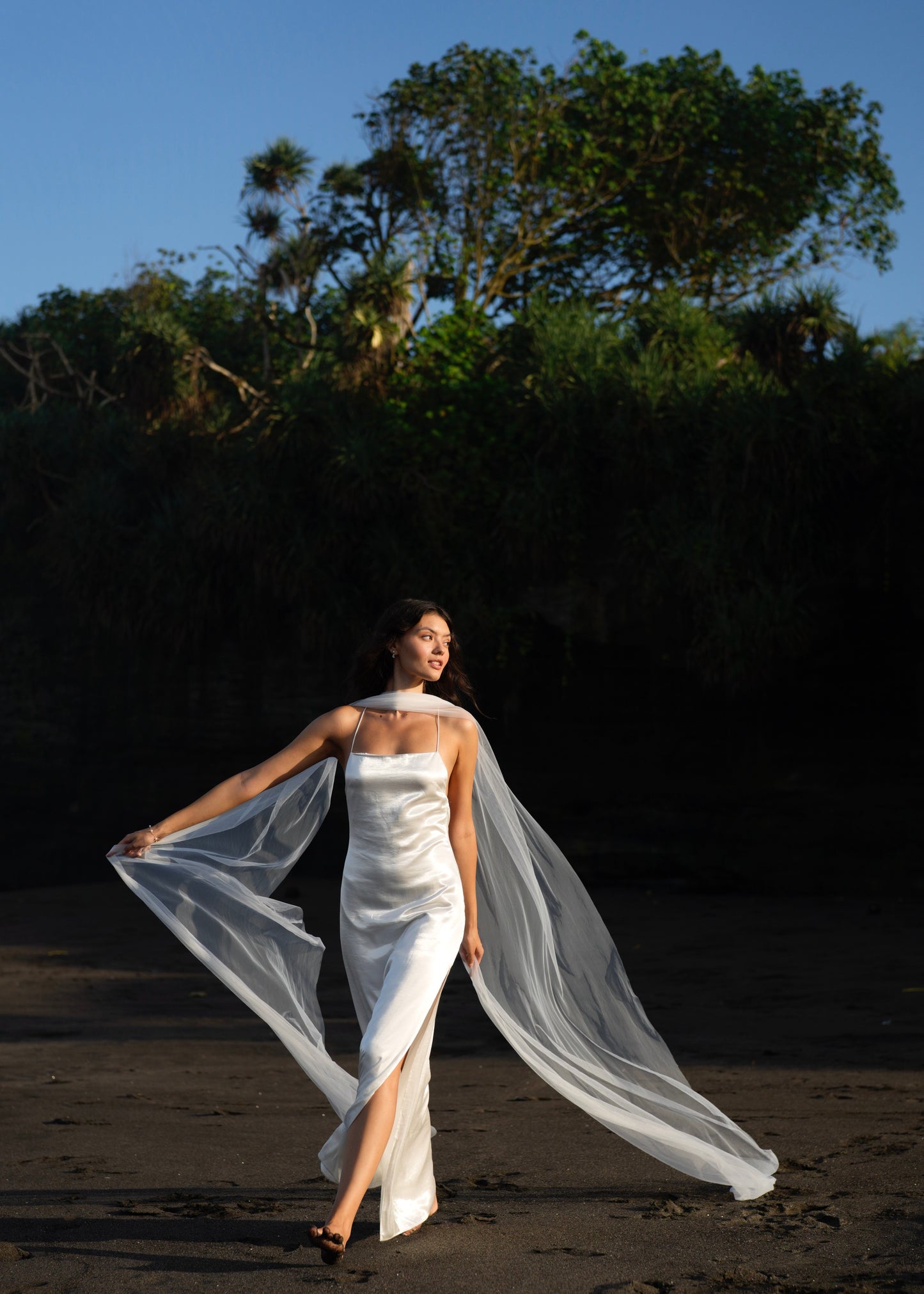 BRIDAL TULLE NECK SCARF