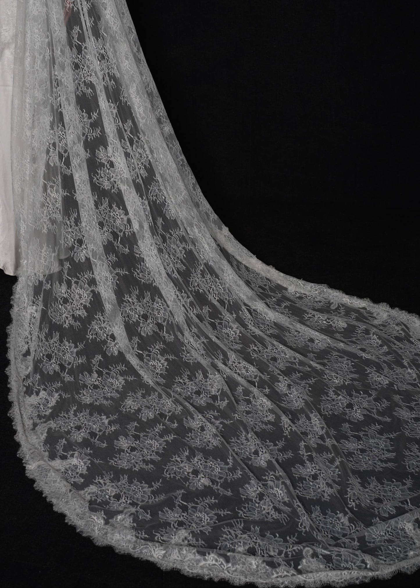 CHANTILLY MANTILLA ALL OVER LACE VEIL, SINGLE TIER, CATHEDRAL LENGTH