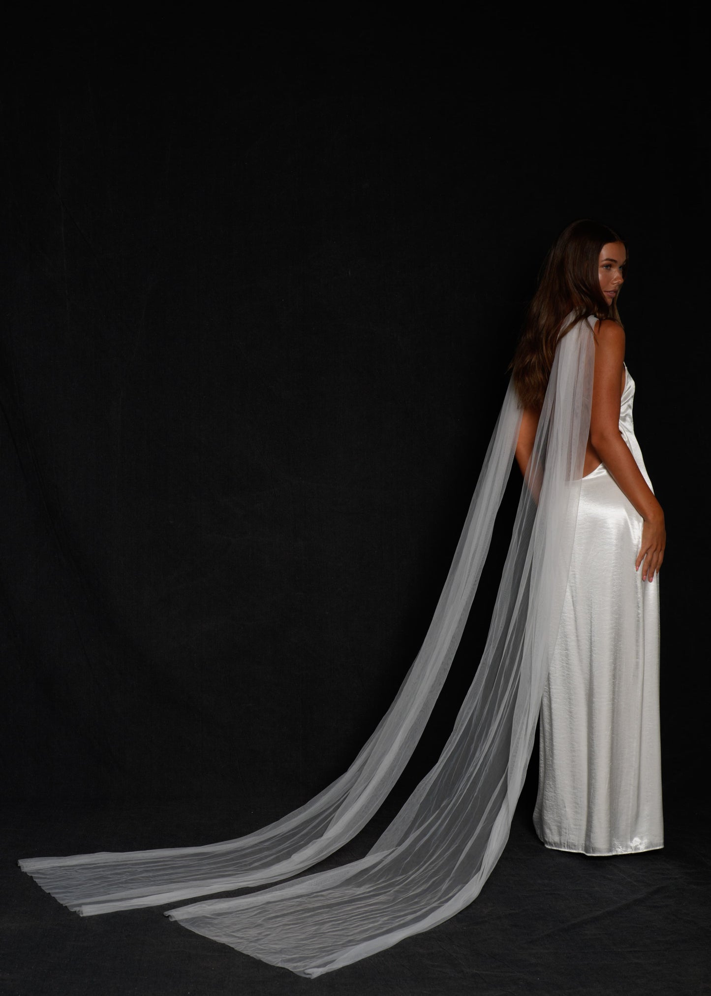 BRIDAL TULLE NECK SCARF