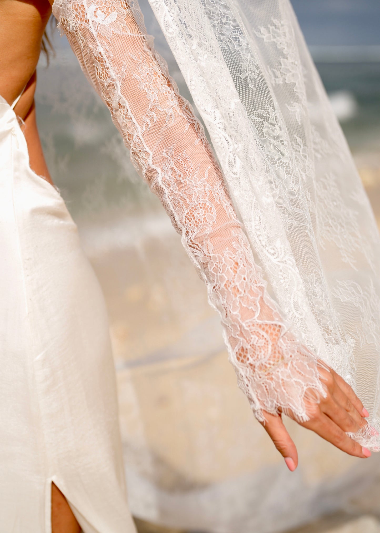 CHANTILLY LACE SLEEVES