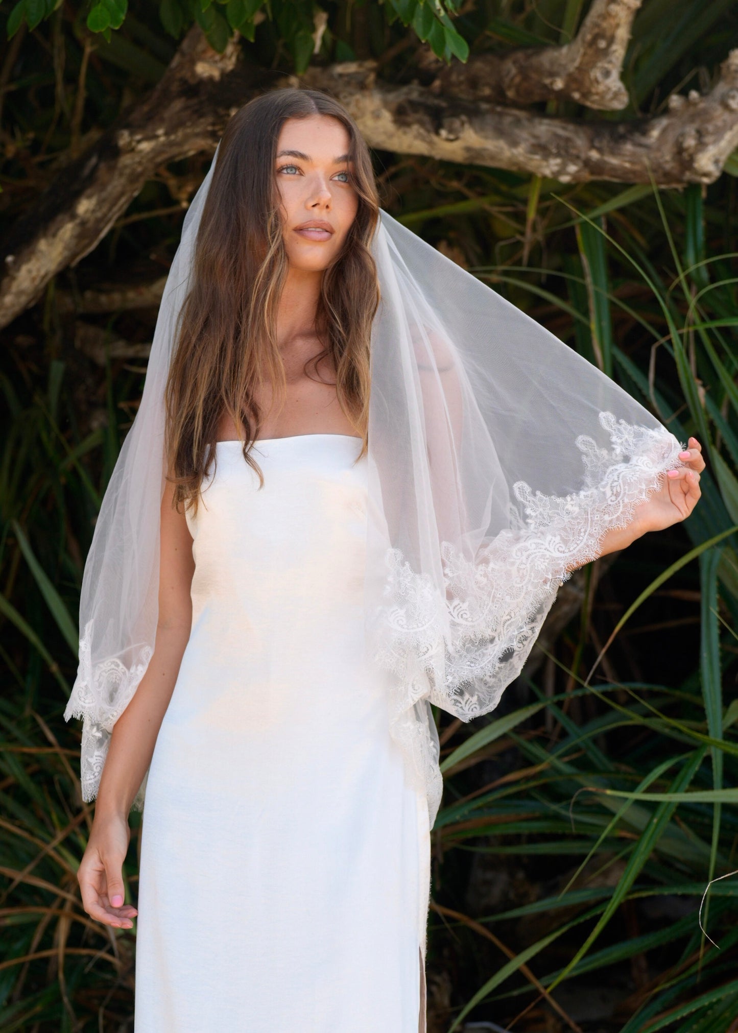 CHANTILLY SHORT LACE VEIL, TWO TIER, FINGERTIP LENGTH