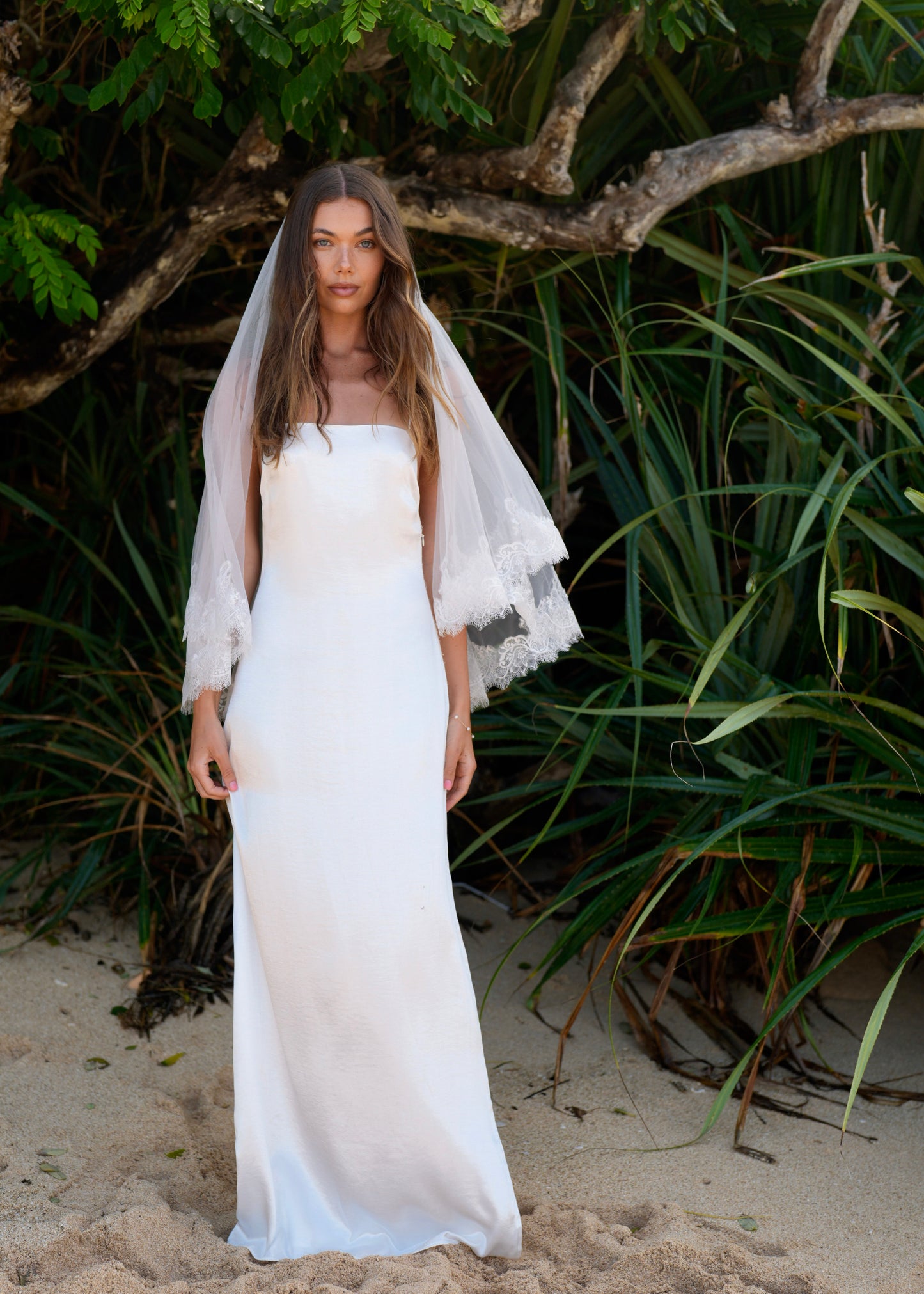 CHANTILLY SHORT LACE VEIL, TWO TIER, FINGERTIP LENGTH