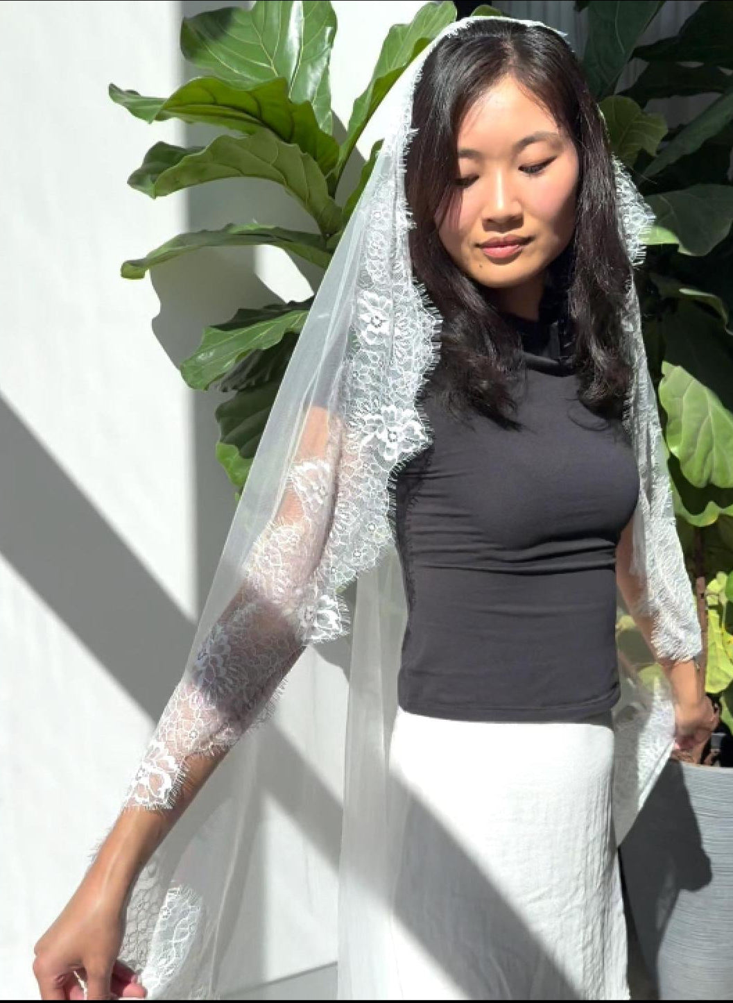 MANTILLA FRENCH CHANTILLY LACE VEIL, SINGLE TIER, CATHEDRAL LENGTH
