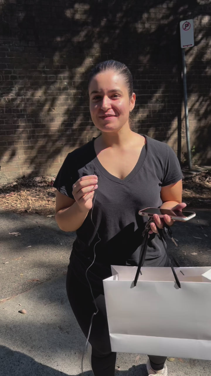 Video provided by Shopify App SwipeUp